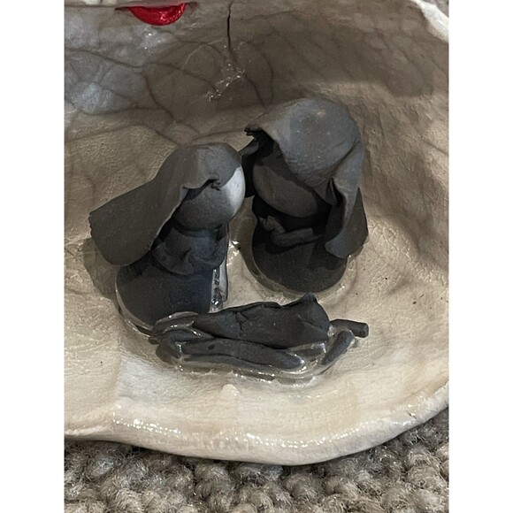 Vintage Nativity Scene Diorama Inside shell Christmas Ornament - Picture 2 of 6